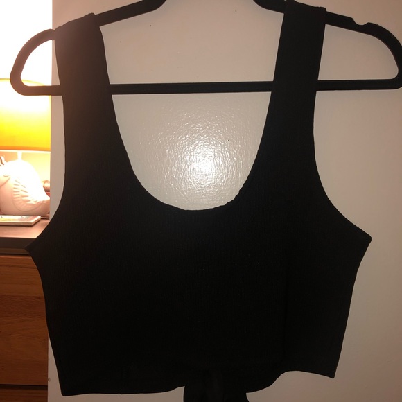 Black lace up tank crop top - Picture 2 of 4